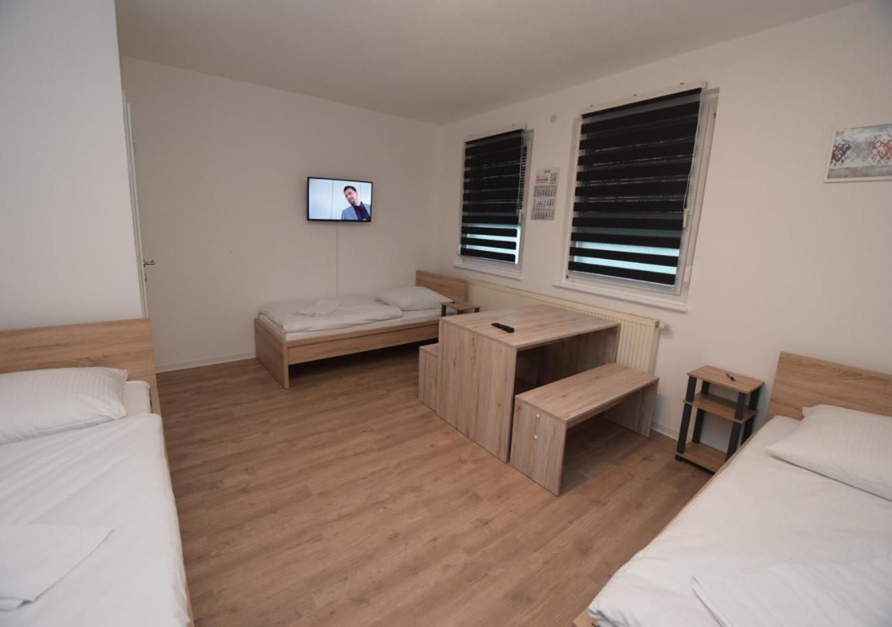 Ab Moehringen Messe Zimmer Штутгарт Экстерьер фото