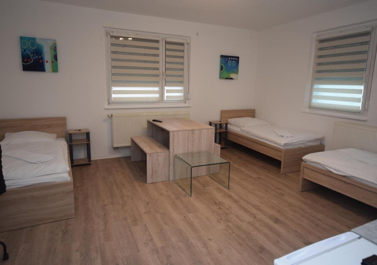 Ab Moehringen Messe Zimmer Штутгарт Экстерьер фото